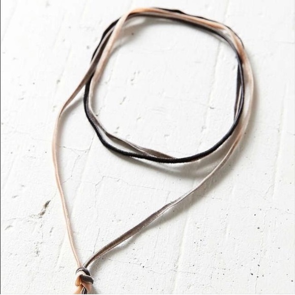 Urban Outfitters Ombre Velvet Wrap Choker Necklace - Picture 3 of 6